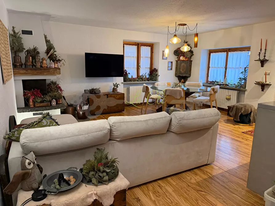 Immagine 10 di Trilocale in vendita  a Courmayeur