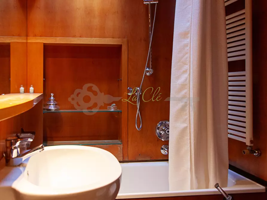 Immagine 17 di Trilocale in affitto  a Courmayeur