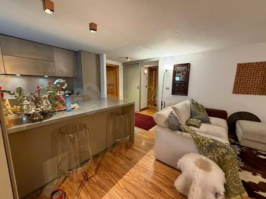 Immagine 13 di Trilocale in vendita  a Courmayeur