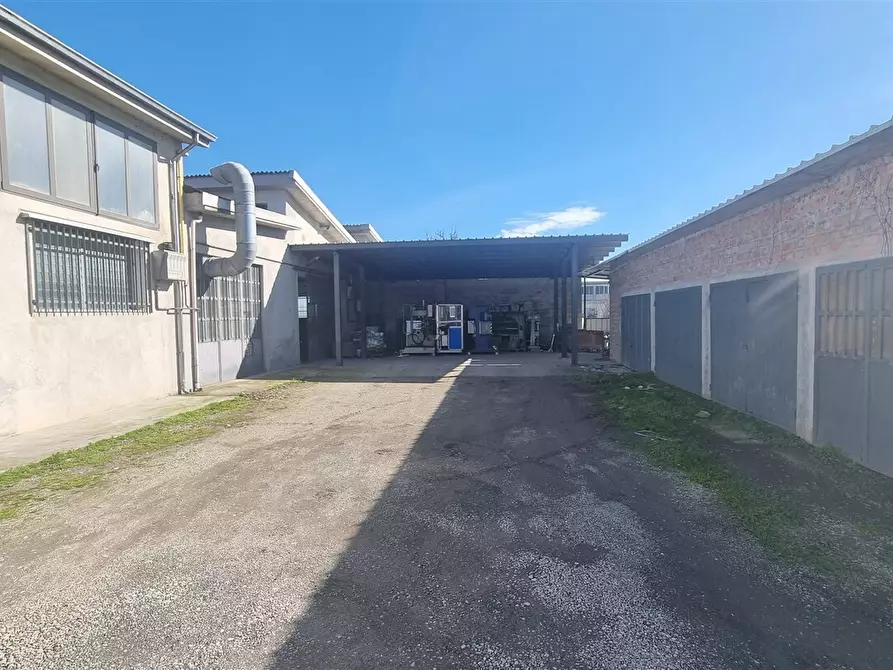 Immagine 9 di Attività artigianale in vendita  in Via Enrico Forlanini a Parma