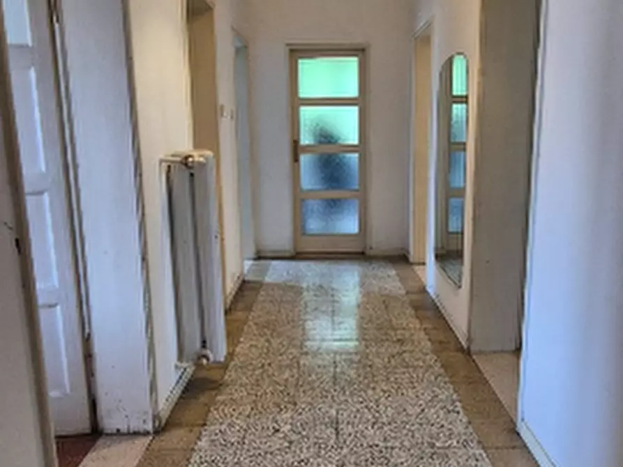 Immagine 7 di Trilocale in vendita  in Viale Raimondo Montecuccoli 4 a Modena