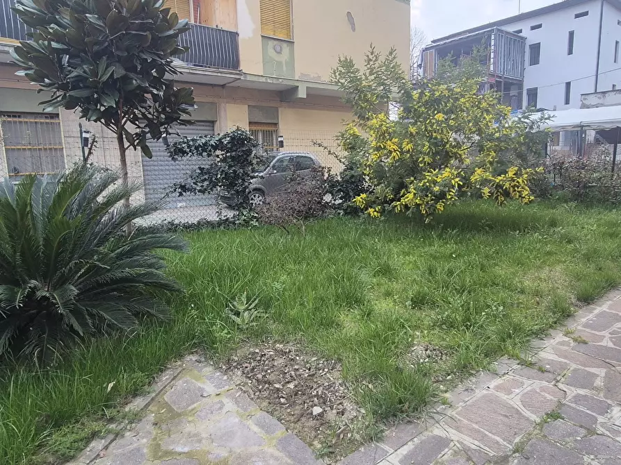 Immagine 41 di Quadrilocale in vendita  in Via Achille Grandi a Modena