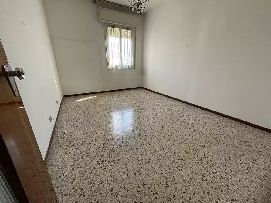 Immagine 17 di Quadrilocale in vendita  in Via Giuseppe Gioacchino Belli 54 a Modena