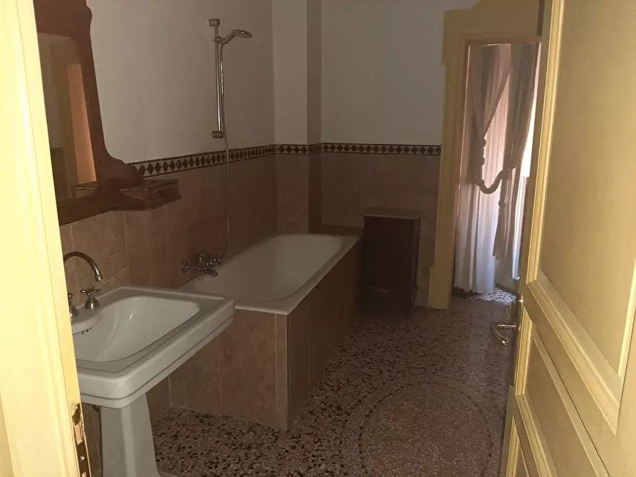 Immagine 21 di Bilocale in vendita  in Largo Porta Sant'Agostino 331 a Modena