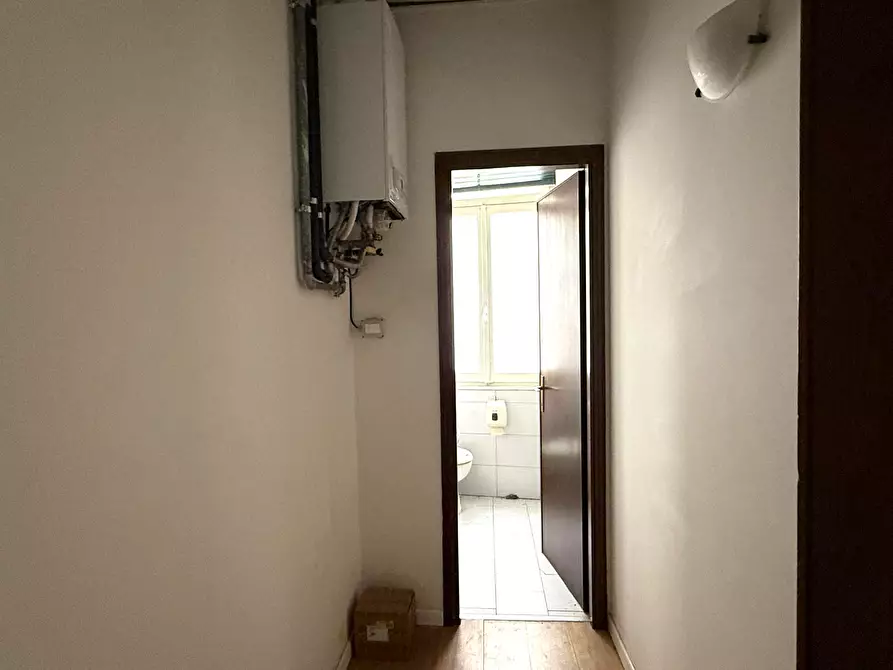 Immagine 6 di Locale commerciale in vendita  a Rovigo