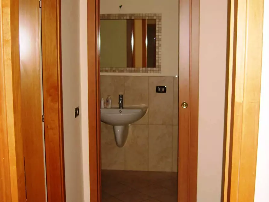 Immagine 6 di Bilocale in vendita  in Via Di Vittorio a Casamassima