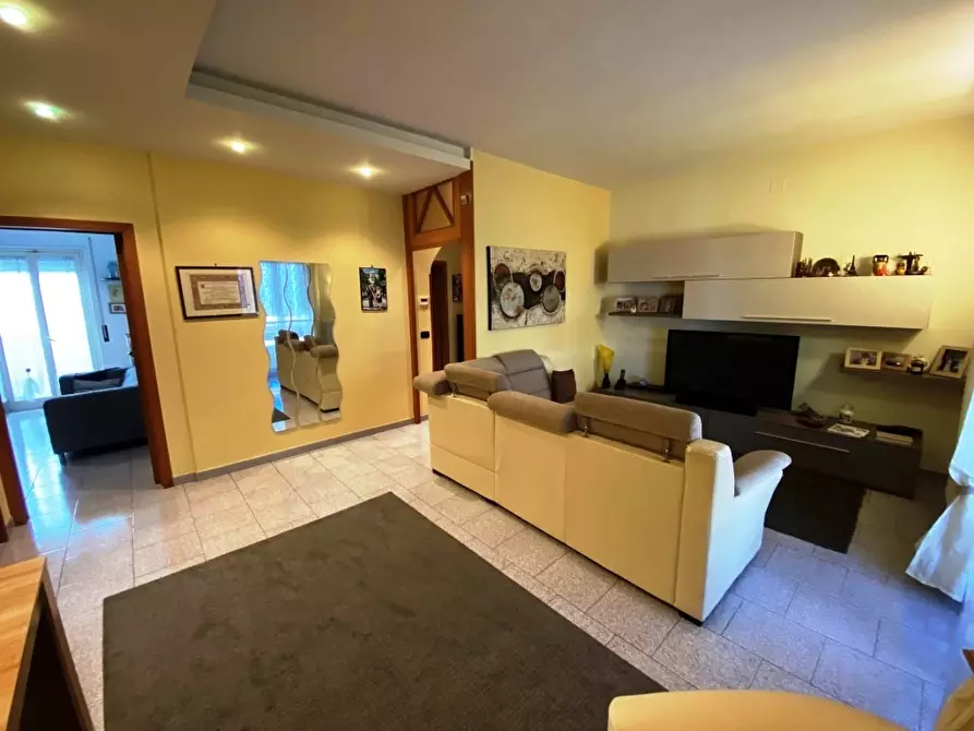 Immagine 4 di Appartamento in vendita  in Via Pietà a Casamassima