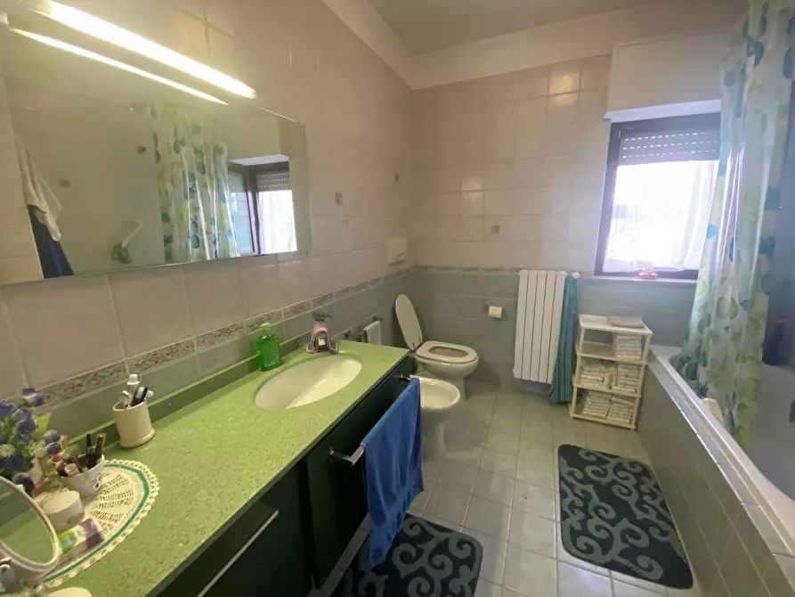 Immagine 12 di Trilocale in vendita  in Via Berlino 6 a Casamassima