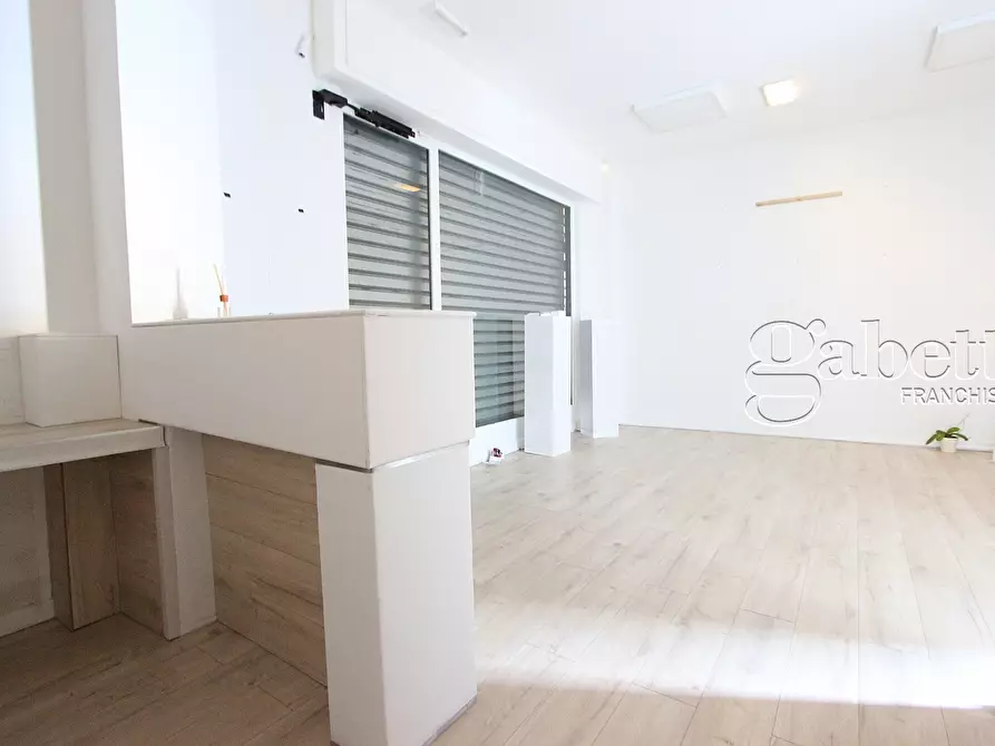 Immagine 2 di Locale commerciale in affitto  in Viale Villoresi a Nerviano