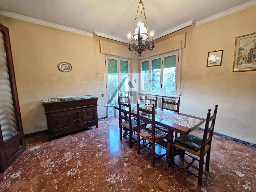 Immagine 1 di Villa in vendita  in Viale Lazzaro Papi a Lucca