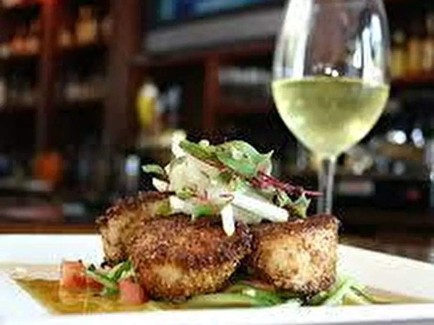 Immagine 5 di Locale commerciale in vendita  in Viale Europa a Viareggio