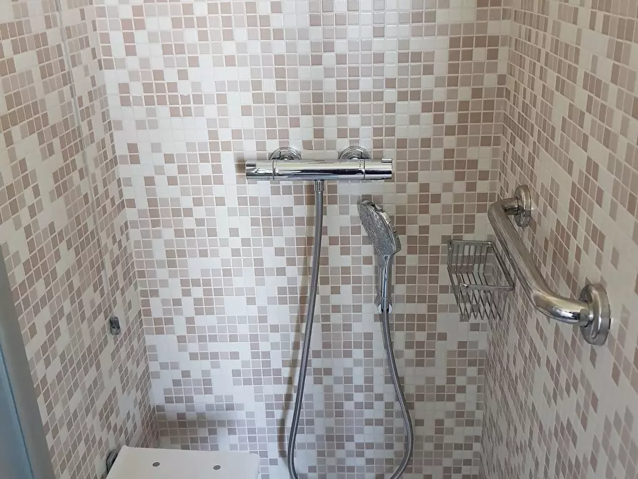 Immagine 9 di Trilocale in vendita  in Via Romana a Capannori