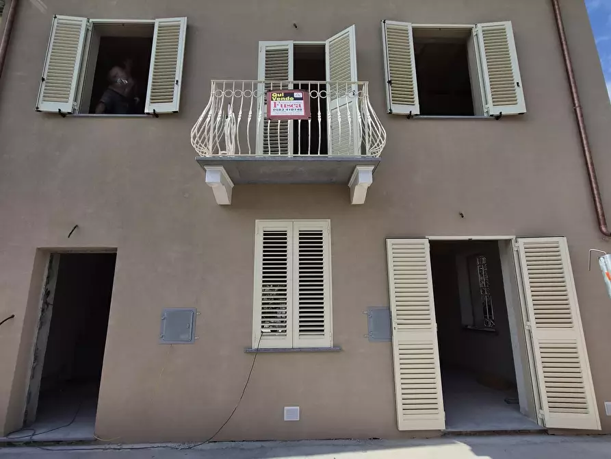 Immagine 37 di Pentalocale in vendita  in Via Versilia a Lucca