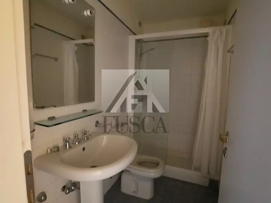 Immagine 34 di Palazzo in vendita  in via carrara 23 a Viareggio