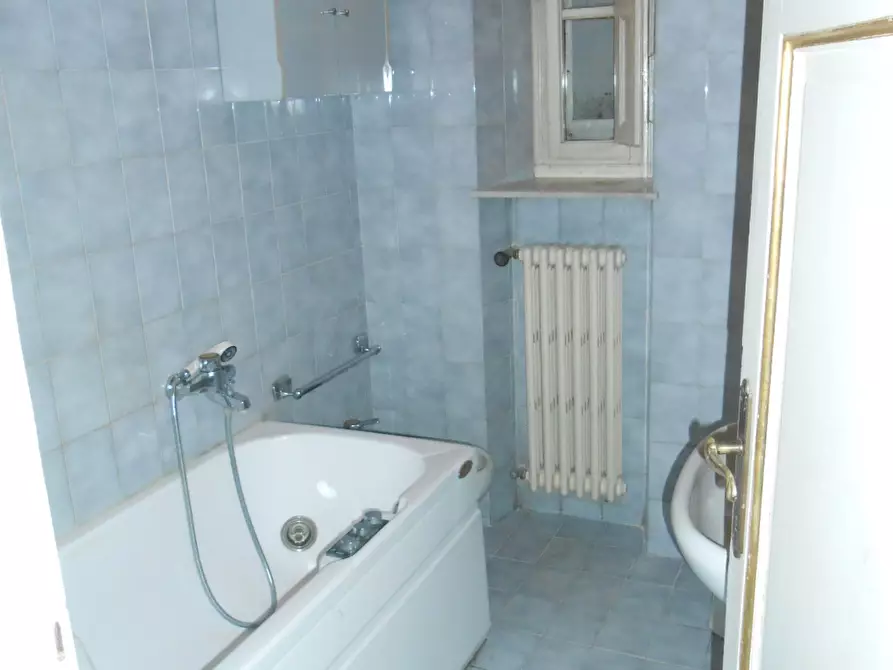 Immagine 9 di Villa in vendita  in Viale Guglielmo Marconi a Lucca