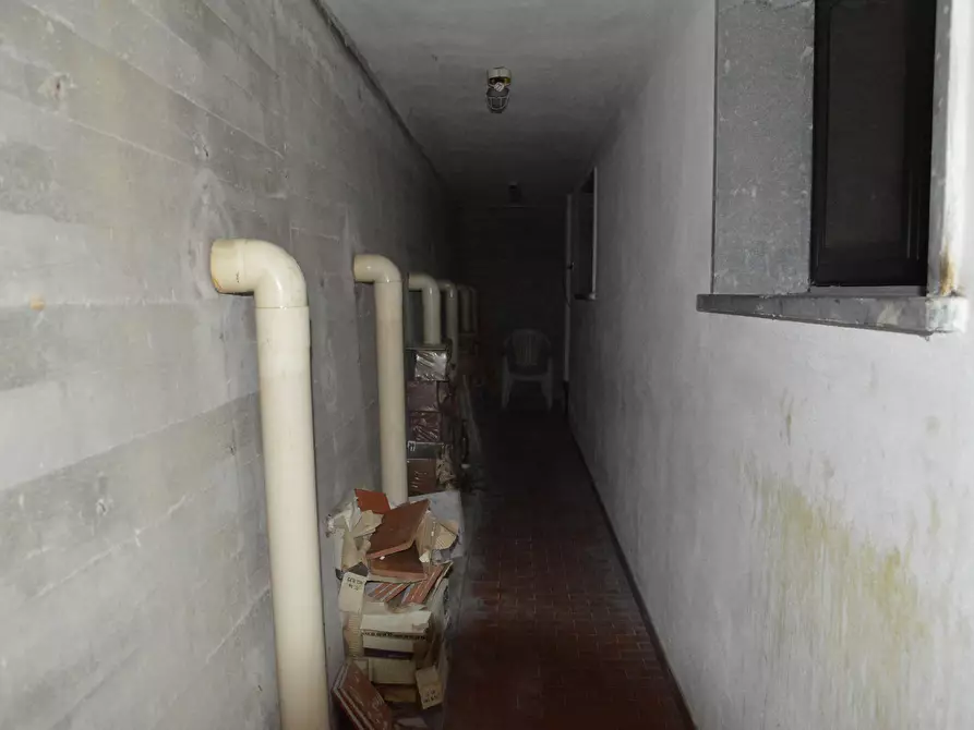 Immagine 41 di Villa in vendita  in Via della Chiesa XXIV a Lucca