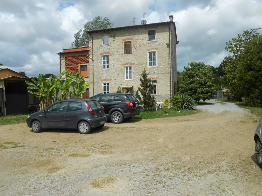 Immagine 7 di Villa in vendita  in montebonelli a Lucca