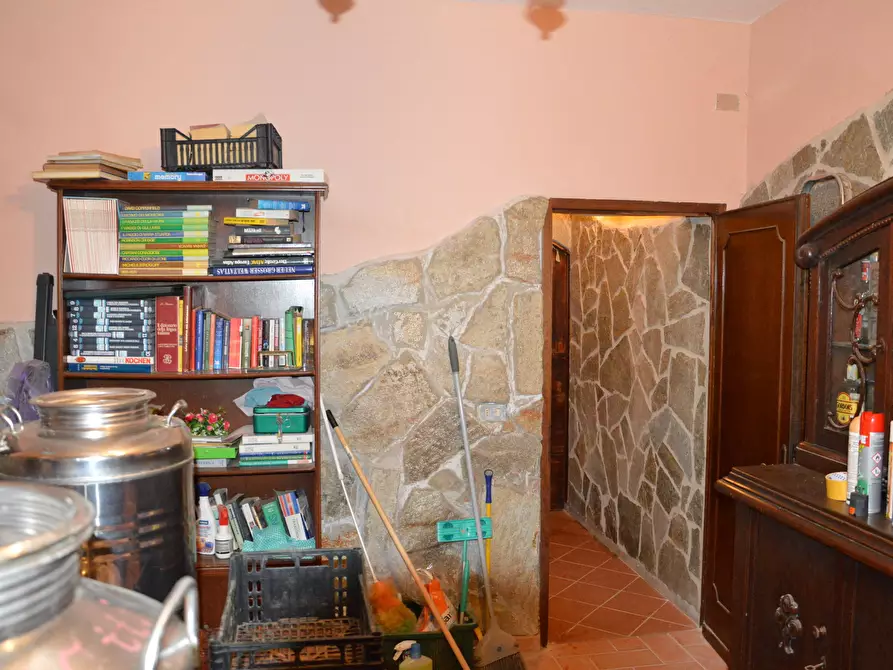 Immagine 35 di Rustico / casale in vendita  in vai elle chiesa a Lucca