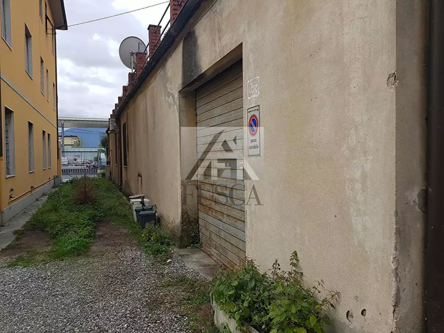 Immagine 12 di Locale commerciale in affitto  in Viale San Concordio a Lucca