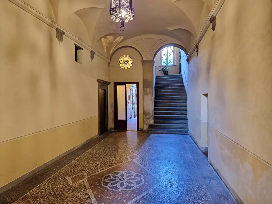 Immagine 29 di Pentalocale in vendita  in piazza san pietro somali a Lucca