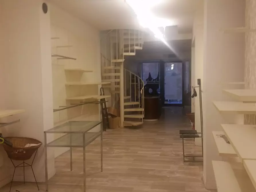 Immagine 4 di Capannone industriale in vendita  in Piazza San Michele a Lucca