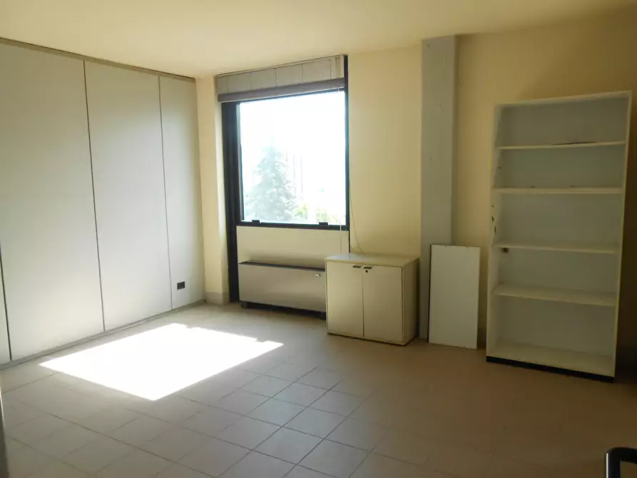 Immagine 3 di Ufficio in affitto  in via di tempagnano a Lucca