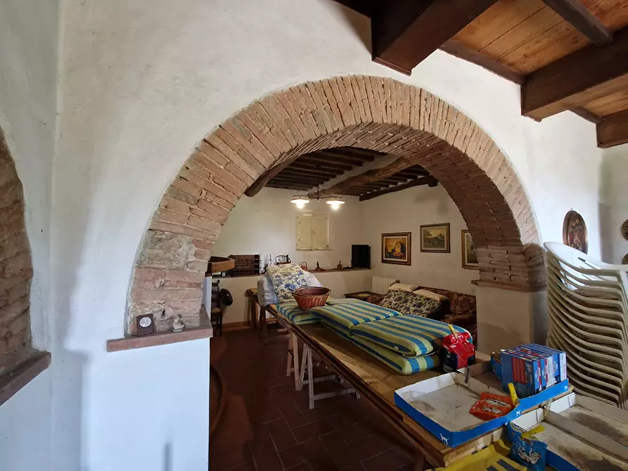 Immagine 56 di Rustico / casale in vendita  in Via Vecchia di Nozzano a Lucca