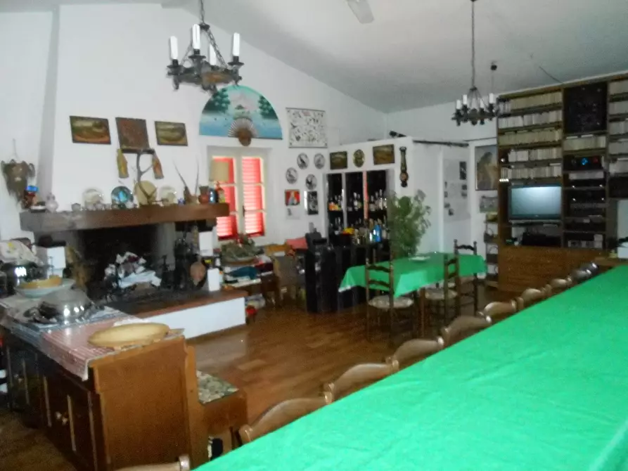 Immagine 17 di Villa in vendita  in Via Francesco Ferraris a Lucca