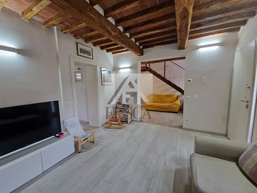 Immagine 3 di Villa in vendita  in Via del Palazzaccio a Lucca