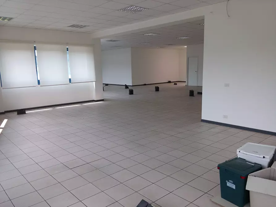 Immagine 16 di Ufficio in vendita  in Via Vecchi Pardini a Lucca