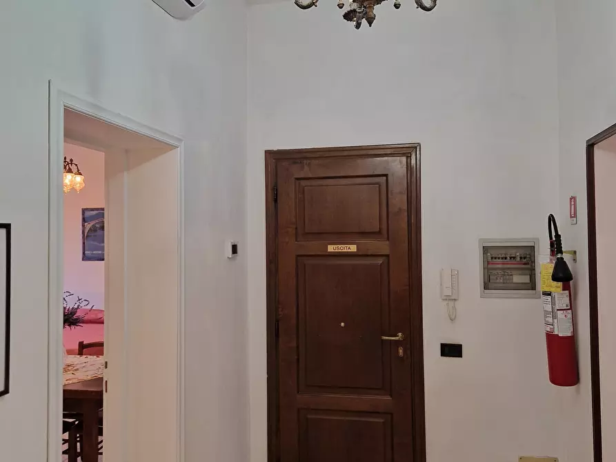 Immagine 18 di Quadrilocale in affitto  a Lucca