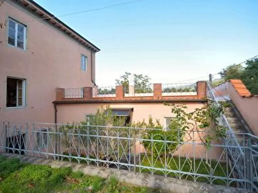 Immagine 31 di Villa in vendita  in Via di Matraia a Capannori