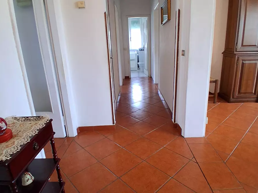 Immagine 4 di Pentalocale in vendita  in Via Francesco Ferraris a Lucca