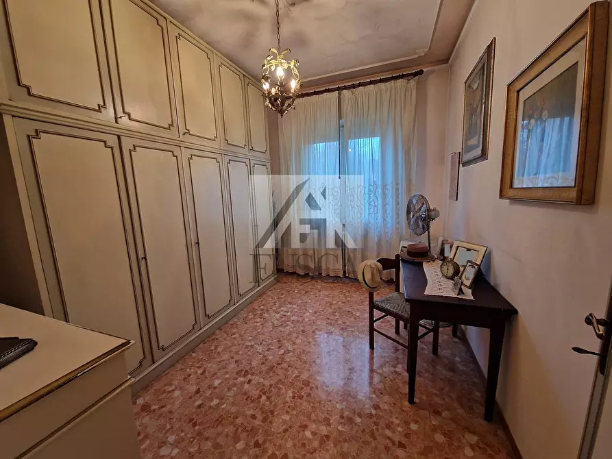 Immagine 7 di Villa in vendita  in Viale Lazzaro Papi a Lucca