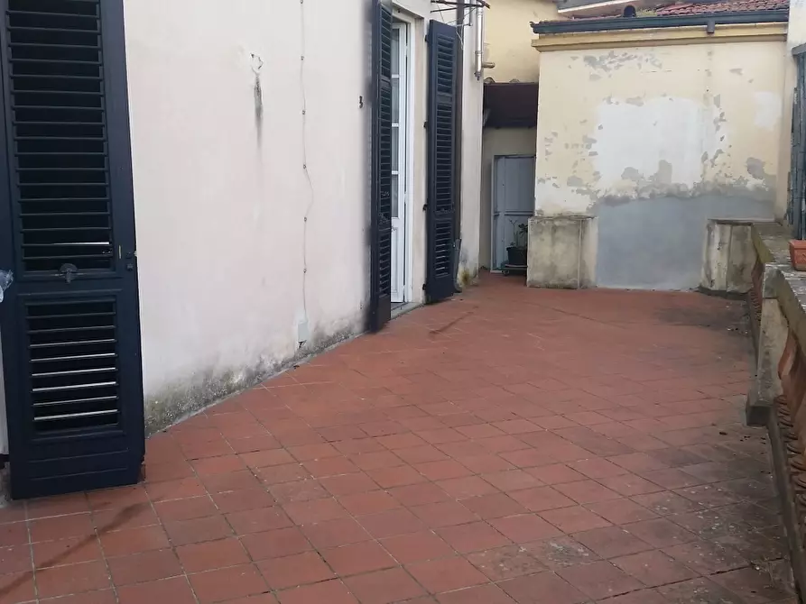 Immagine 26 di Quadrilocale in vendita  in via per camaiore a Lucca