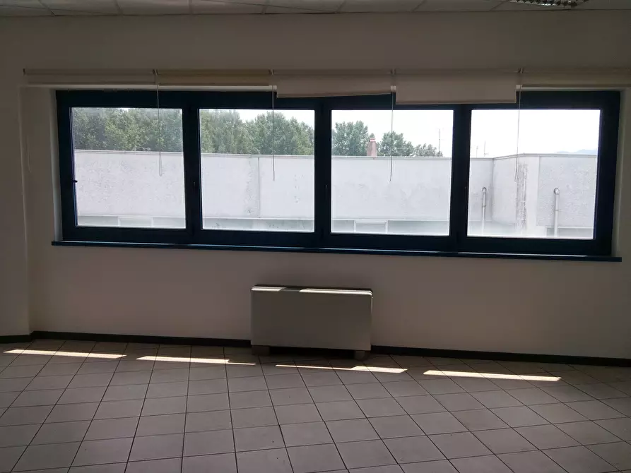 Immagine 13 di Ufficio in vendita  in Via Vecchi Pardini a Lucca