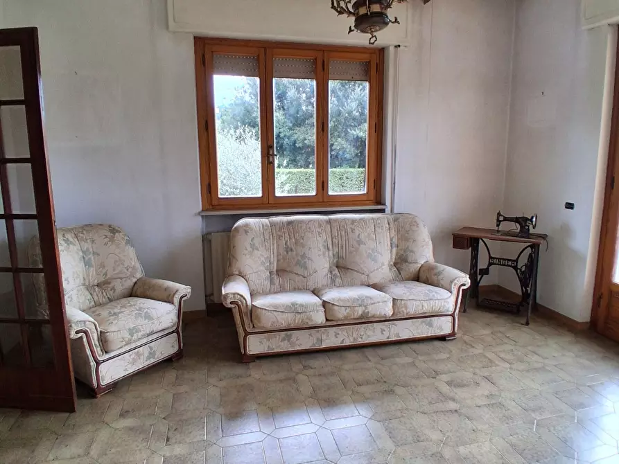 Immagine 11 di Pentalocale in vendita  in Via per Camaiore a Lucca