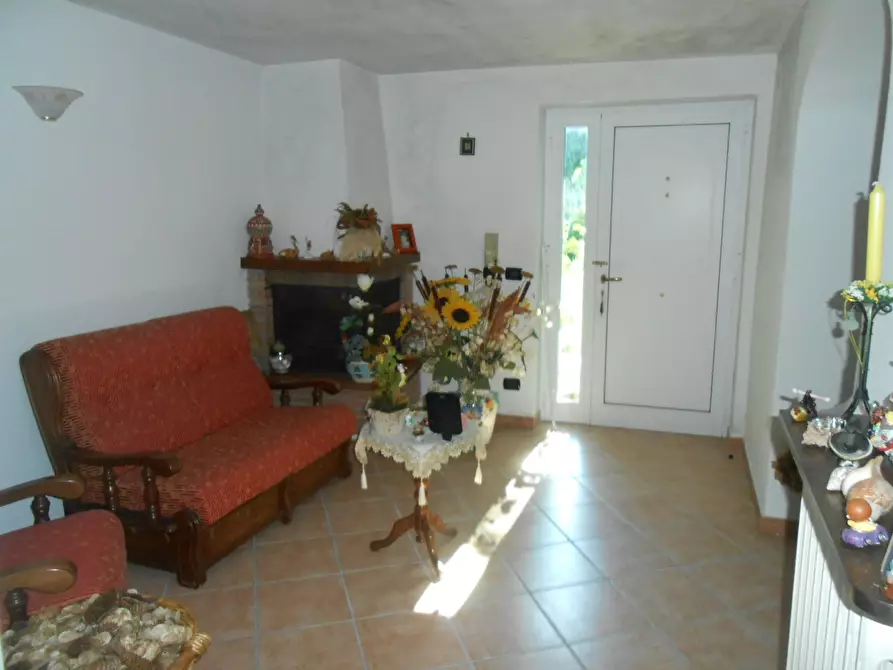 Immagine 15 di Villa in vendita  in Via per Chiatri a Lucca