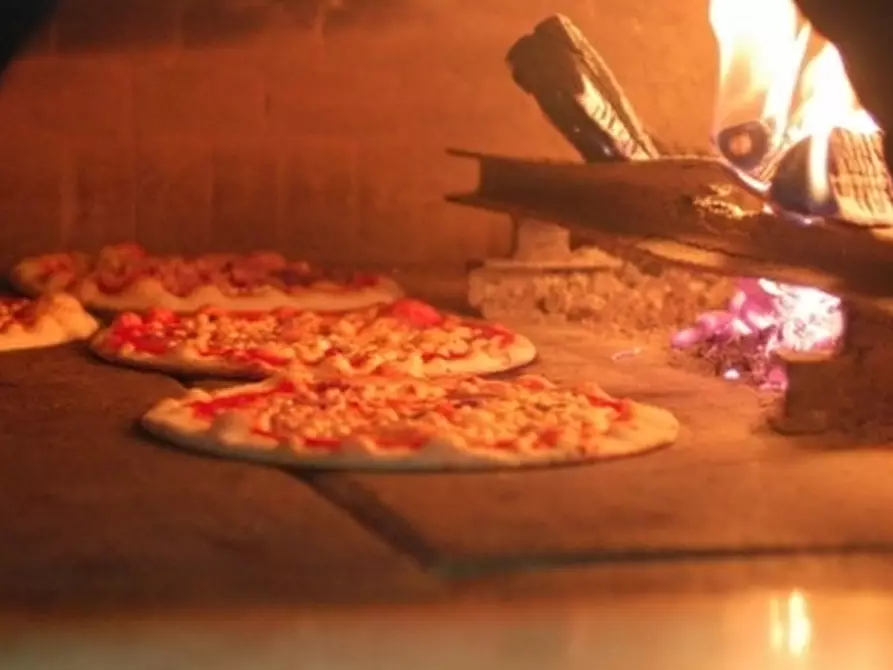 Immagine 6 di Pizzeria / Pub in vendita  in Via di Sant'Alessio a Lucca