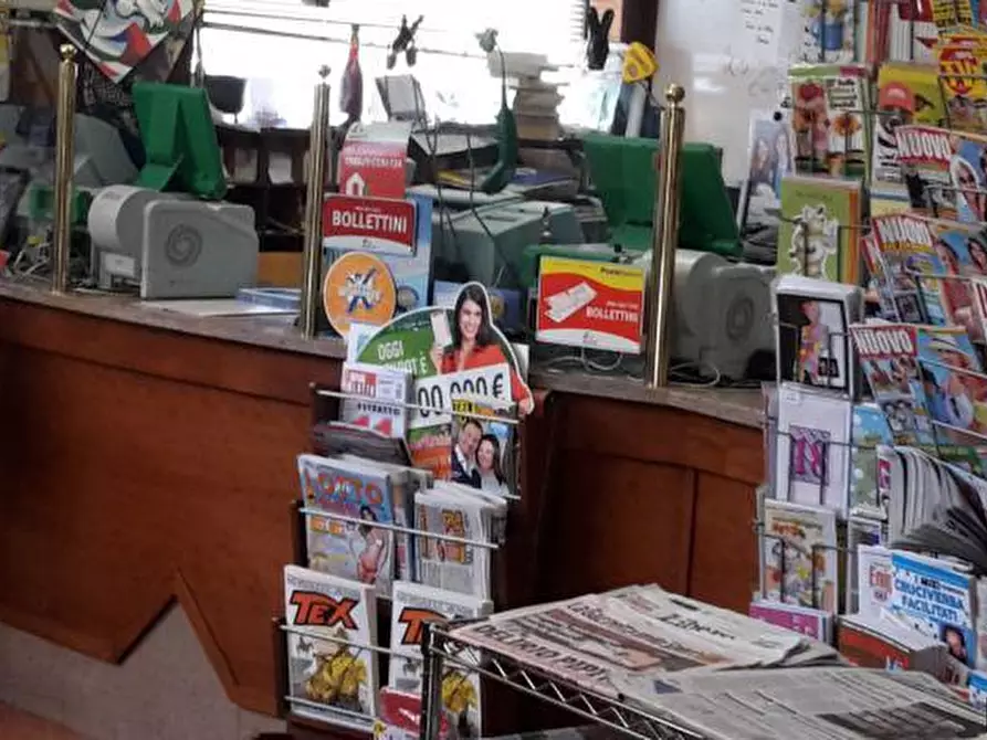 Immagine 4 di Edicola in vendita  in Via Roma a Lucca