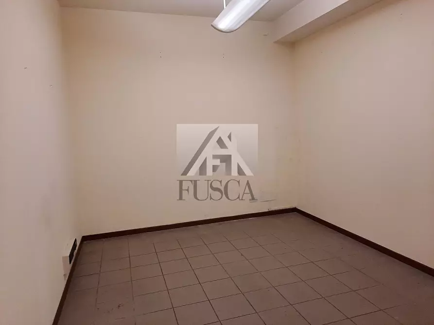 Immagine 6 di Capannone industriale in affitto  in Viale G. Puccini a Lucca