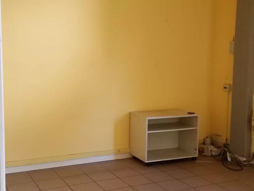 Immagine 9 di Ufficio in affitto  in via di tempagnano a Lucca