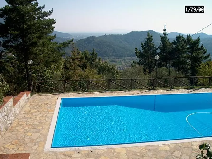 Immagine 37 di Rustico / casale in vendita  in Via Vecchia di Nozzano a Lucca