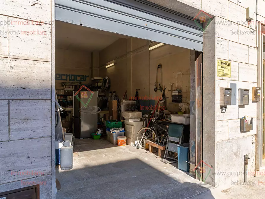 Immagine 10 di Garage in vendita  a Siracusa