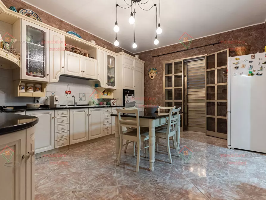 Immagine 28 di Villa in vendita  a Siracusa