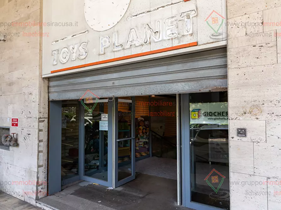 Immagine 34 di Locale commerciale in affitto  a Siracusa