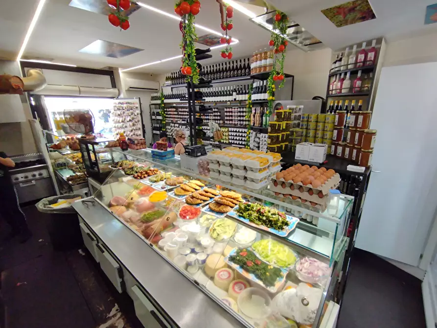 Immagine 19 di Attività commerciale in vendita  in Corso Umberto I a Siracusa