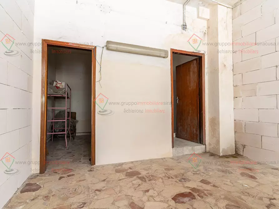 Immagine 3 di Garage in vendita  a Siracusa