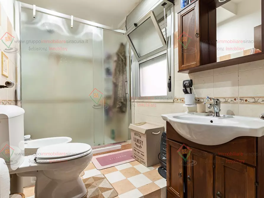 Immagine 13 di Quadrilocale in vendita  a Siracusa