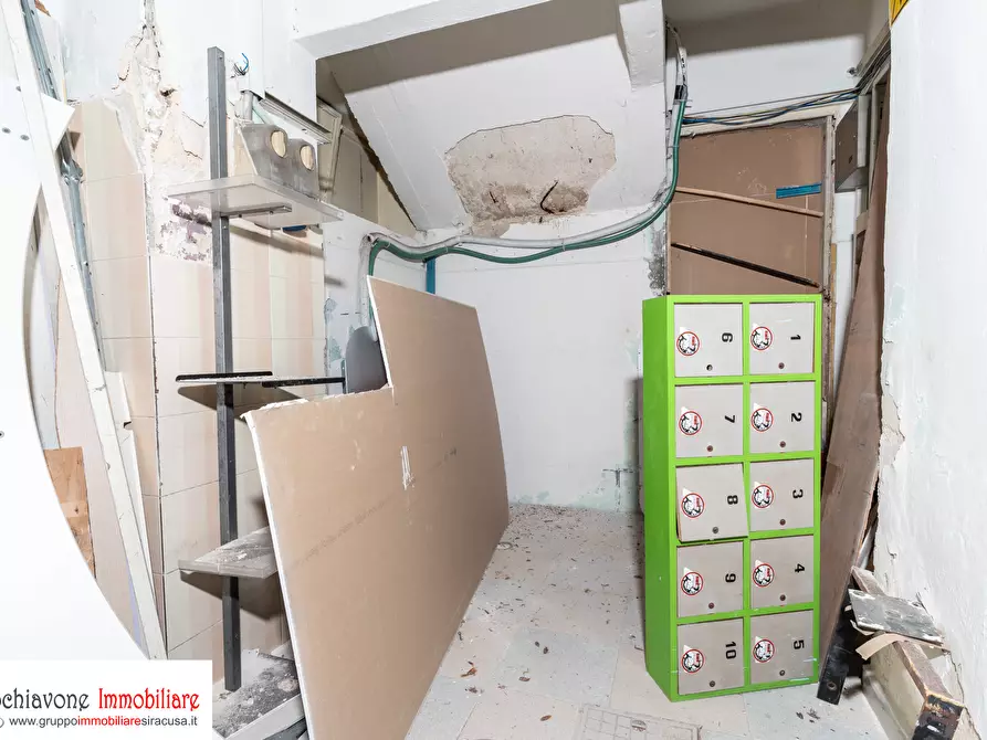 Immagine 26 di Locale commerciale in affitto  a Siracusa